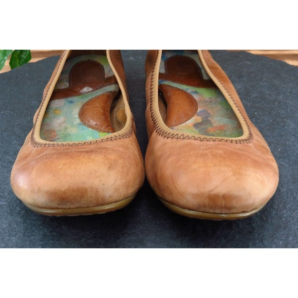 Born Size 6.5 M Brown Round Toe Ballet Leather Women - Picture 2 of 7